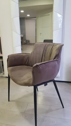 1. Design moderno. 2. Costo vantaggioso. 3. Qualità Cattelan Italia. 4. Comoda e resistente. 5. Facile da montare.