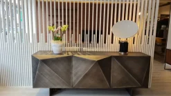 1. Design moderno ed elegante. 2. Prezzo outlet. 3. Realizzato da Cattelan Italia. 4. Facile da montare. 5. Ampia scelta di colori.