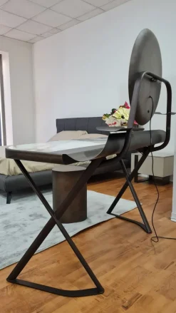 1. Prezzo outlet2. Marca Cattelan Italia3. Design elegante in pelle4. Facile da installare5. Compatibile con tutti i dispositivi