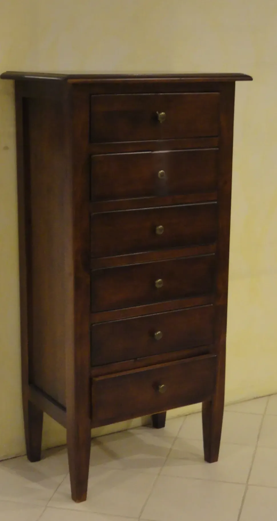 Cassettiera classica in legno