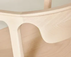 Contatta il progettista interni per scoprire il prezzo della sedia modello Duna di Dale.