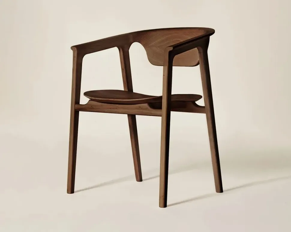 Contatta il progettista interni per scoprire il prezzo della sedia modello Duna di Dale.