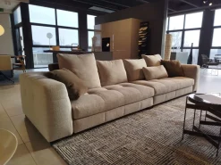 Divano a 3 posti modello Blazer di Minotti a prezzo riservato