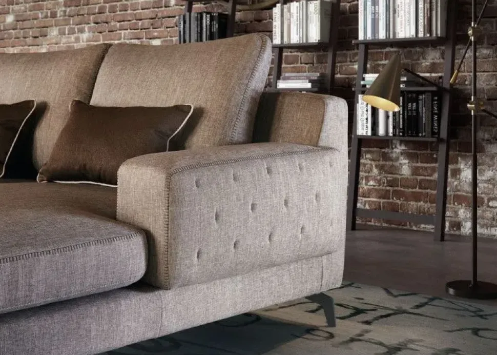 Divano a 3 posti modello Nixon di Le comfort a prezzo riservato