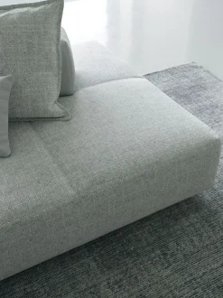 Divano a 3 posti modello Softbench di Flou a prezzo riservato