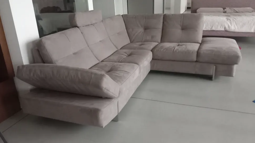 Divano Alan di Calia in stile moderno a prezzo Outlet