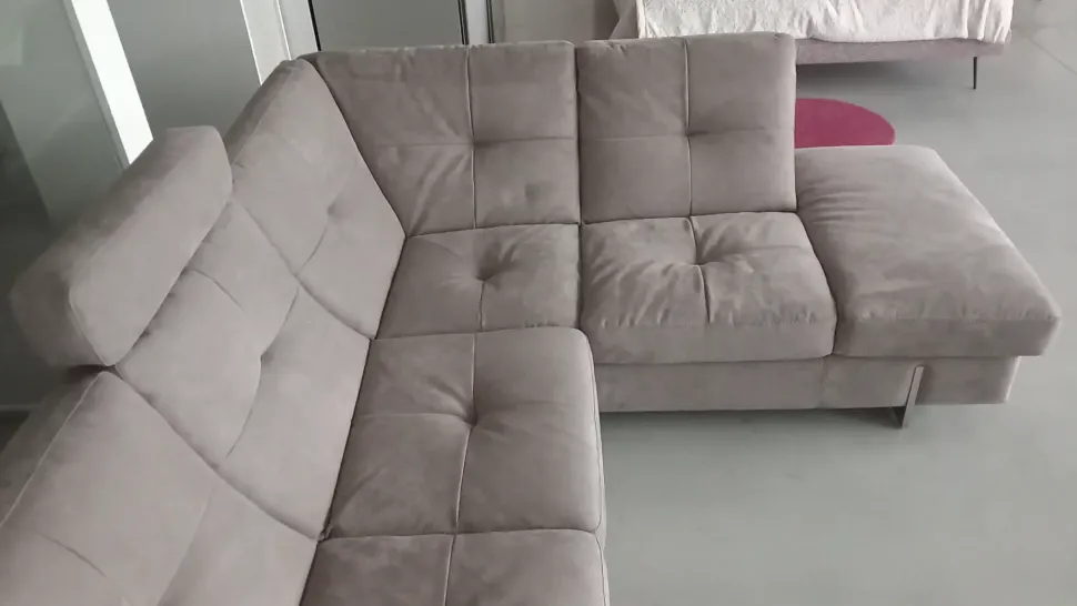 Divano Alan di Calia in stile moderno a prezzo Outlet