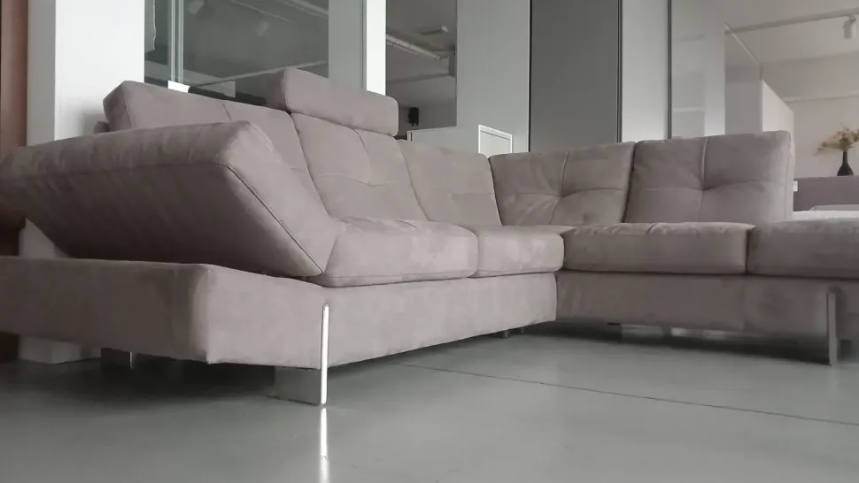 Divano Alan di Calia in stile moderno a prezzo Outlet