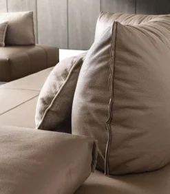 Divano angolare Bacio Le comfort a prezzo scontato