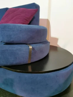 Divano Angolare Virgola_completo_di_pouff Artigianale a 2268€