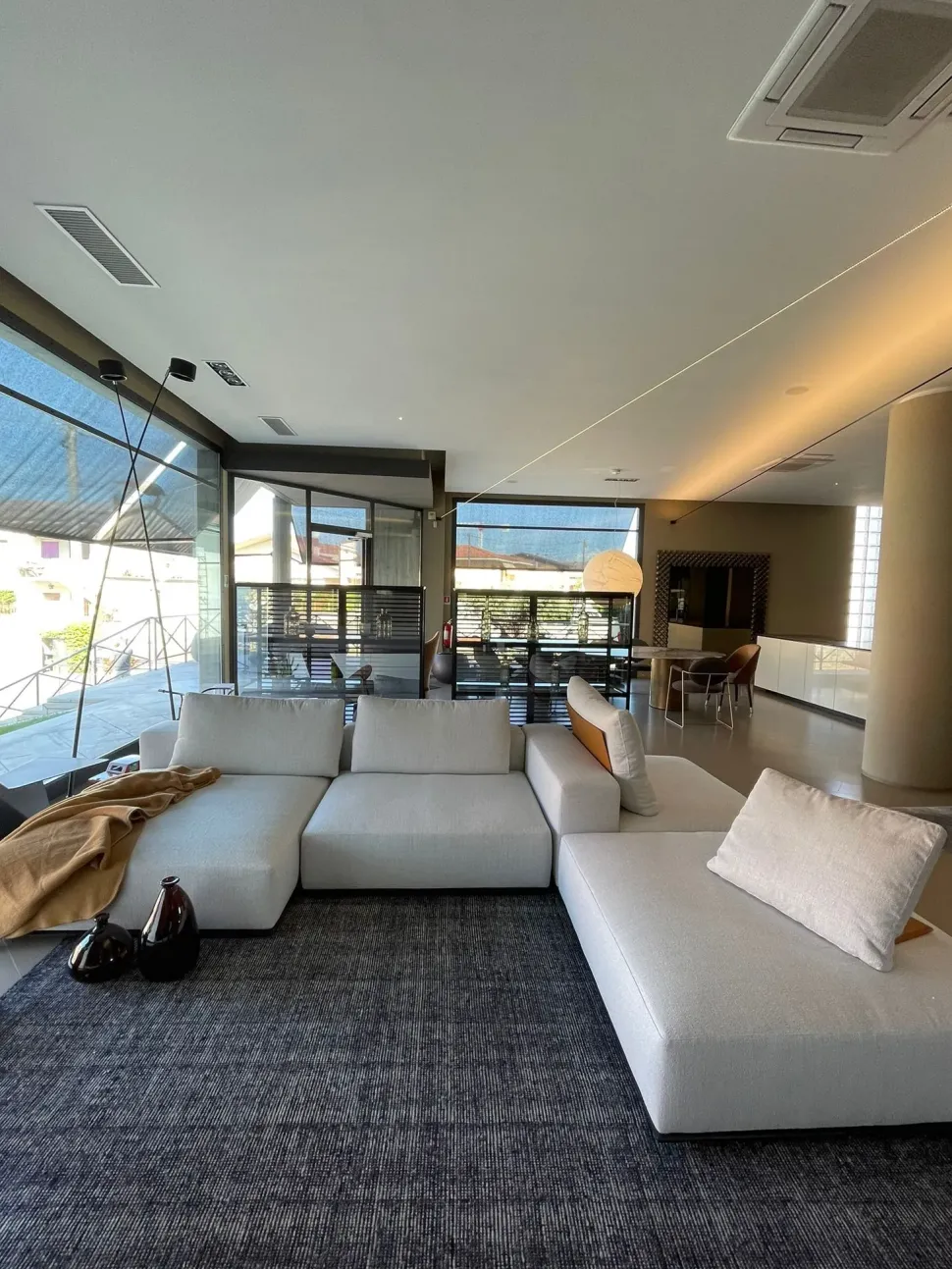 Divano angolare Westside Poliform in OFFERTA - 33%