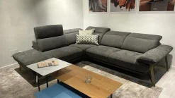 Divano Avery  di La casa moderna in stile moderno in Offerta Outlet