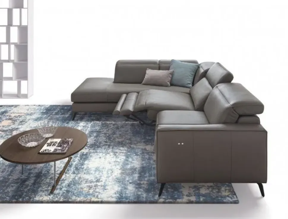 Divano Christopher in Pelle non sfoderabile di Le comfort scontato 35%