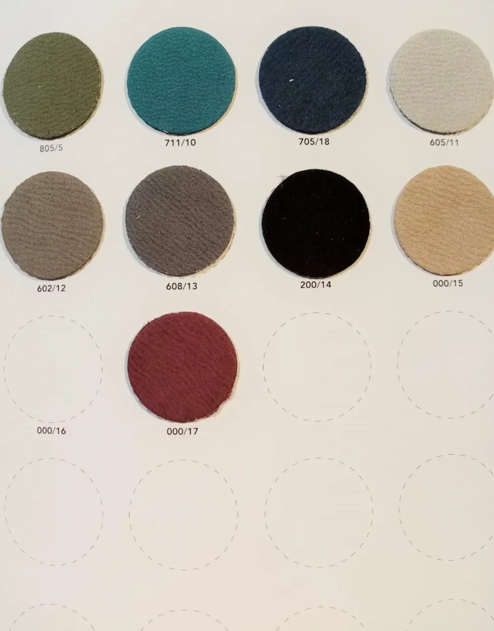 Divano con penisola in Ecopelle Artigianale a prezzo scontato