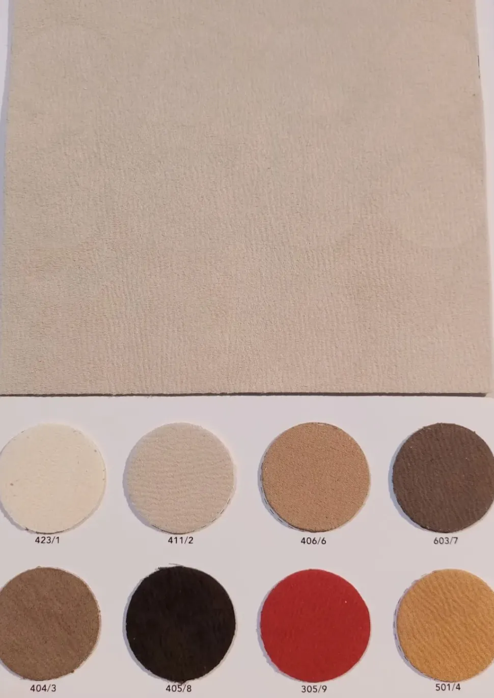 Divano con penisola in Ecopelle Artigianale a prezzo scontato