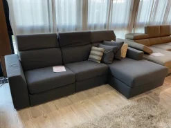 Divano con penisola in Tessuto Quasar  Doimo salotti