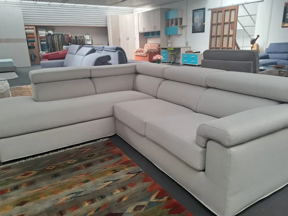 Divano con penisola modello Reflect di Samoa a prezzi convenienti