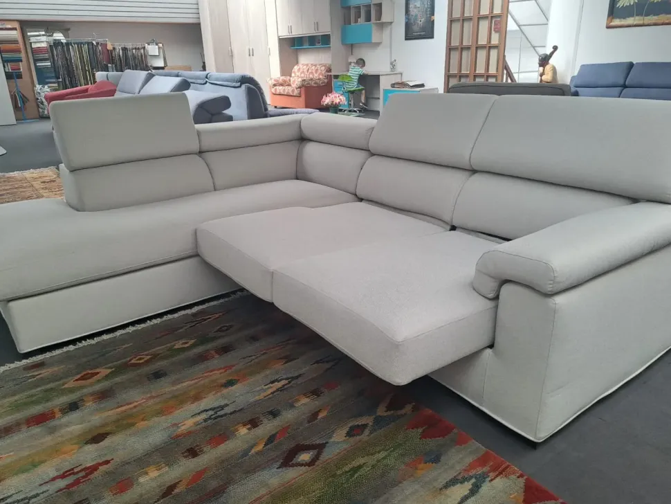 Divano con penisola modello Reflect di Samoa a prezzi convenienti