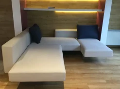 Divano con penisola modello Air di Lago in offerta