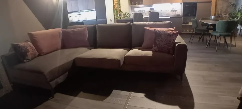 Divano Con penisola modello Peppy di Samoa con forte sconto