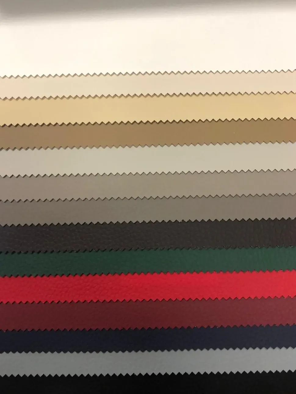 Divano con penisola modello Magnum di Crippa salotti in offerta