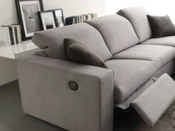 Divano con penisola modello Magnum di Crippa salotti in offerta