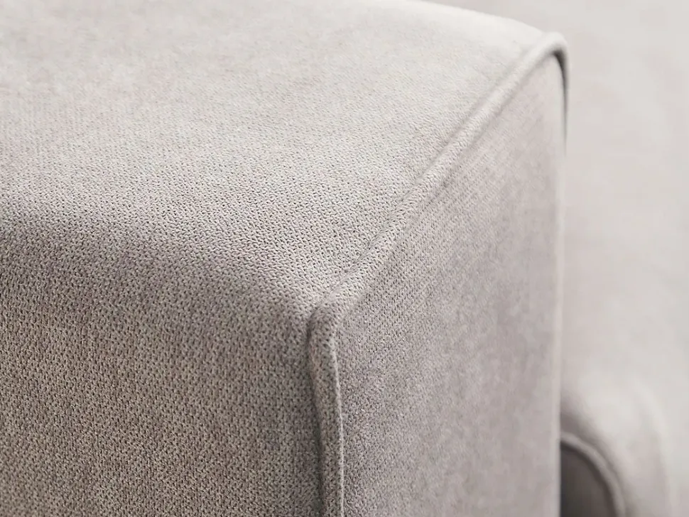 Divano con penisola modello Magnum di Crippa salotti in offerta