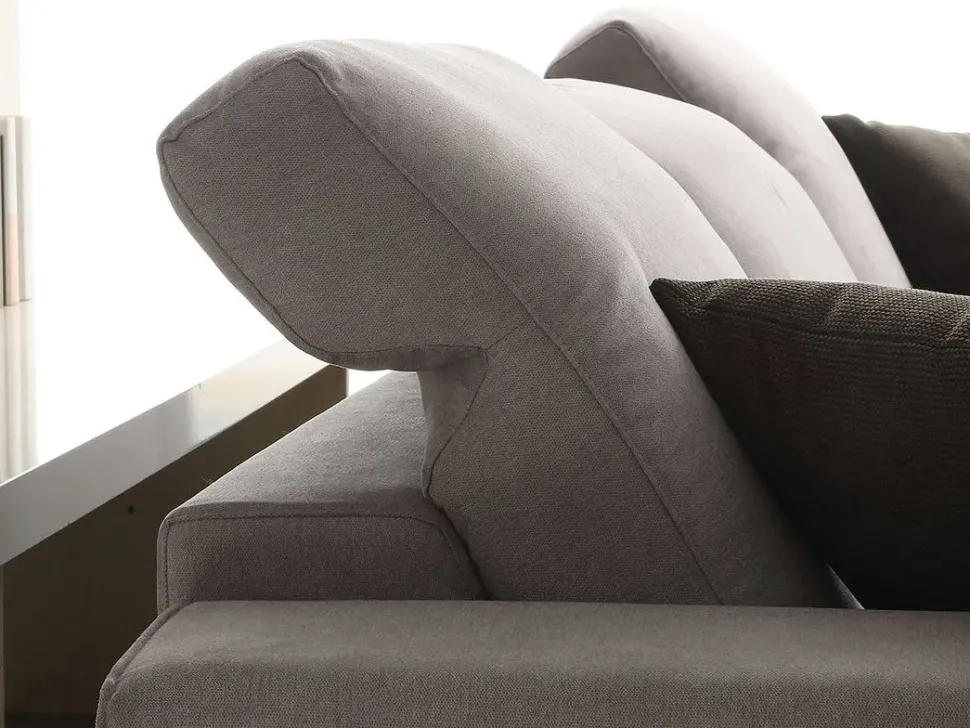 Divano con penisola modello Magnum di Crippa salotti in offerta