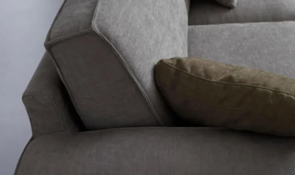 Divano con penisola modello Divano penisola reversibile tessuto anti macchia di Md work in offerta