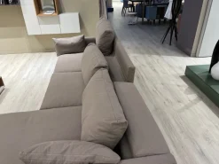 Divano con penisola tessuto in poliuretano  Novamobili a prezzo Outlet