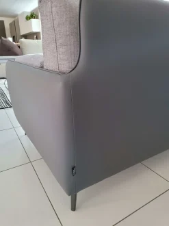 Divano con penisola tessuto in misto piuma Ditre italia a prezzo Outlet