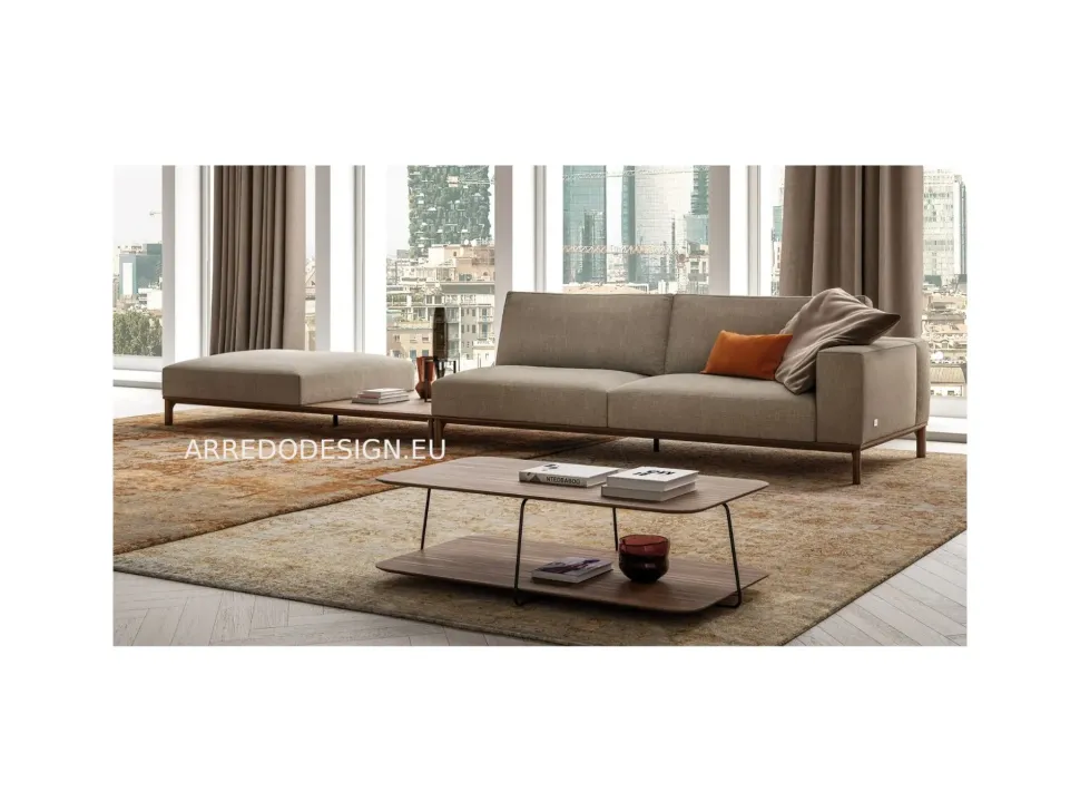 Divano da 4 posti modello Leonard di Doimo salotti scontato