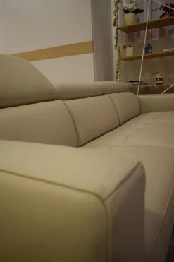 Divano da 4 posti modello Matt di Collezione esclusiva scontato