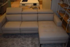 Divano da 4 posti modello Matt di Collezione esclusiva scontato