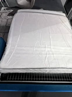 Divano da 3 posti modello Aosta di Artigianale scontato