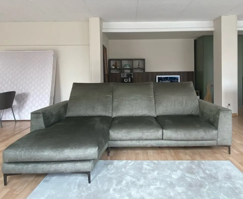 Divano da 4 posti modello Capri di Rosini scontato