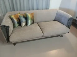 Divano design tessuto Saddle di Bonaldo con sconto del - 60%