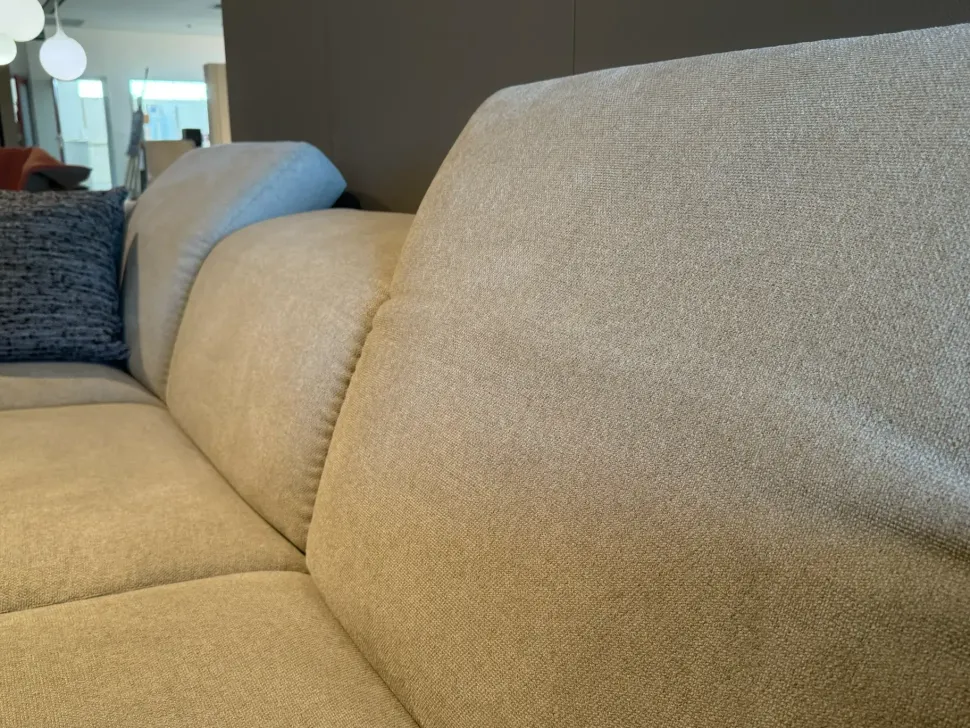 Divano Elisir in Tessuto Calia a prezzo scontato