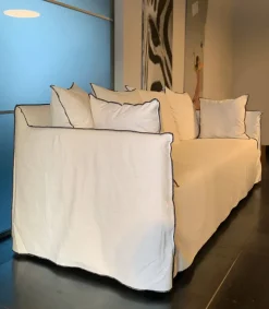 Divano Ghost 12 Gervasoni in OFFERTA - 26%