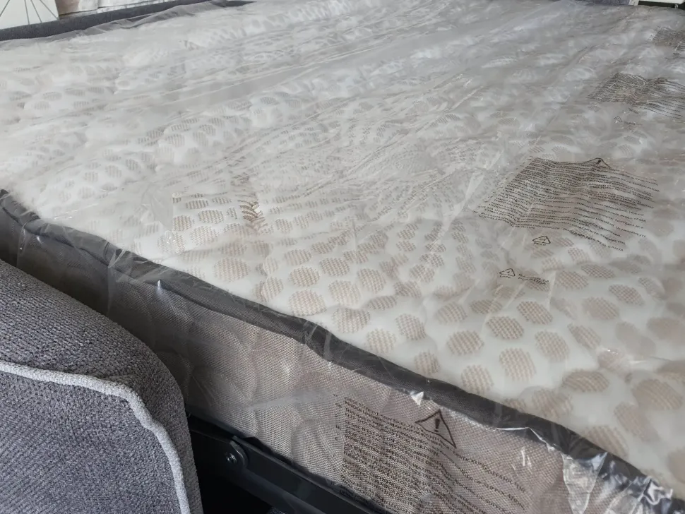 Divano in Pelle stile moderno modello Giotto scontato - 35%