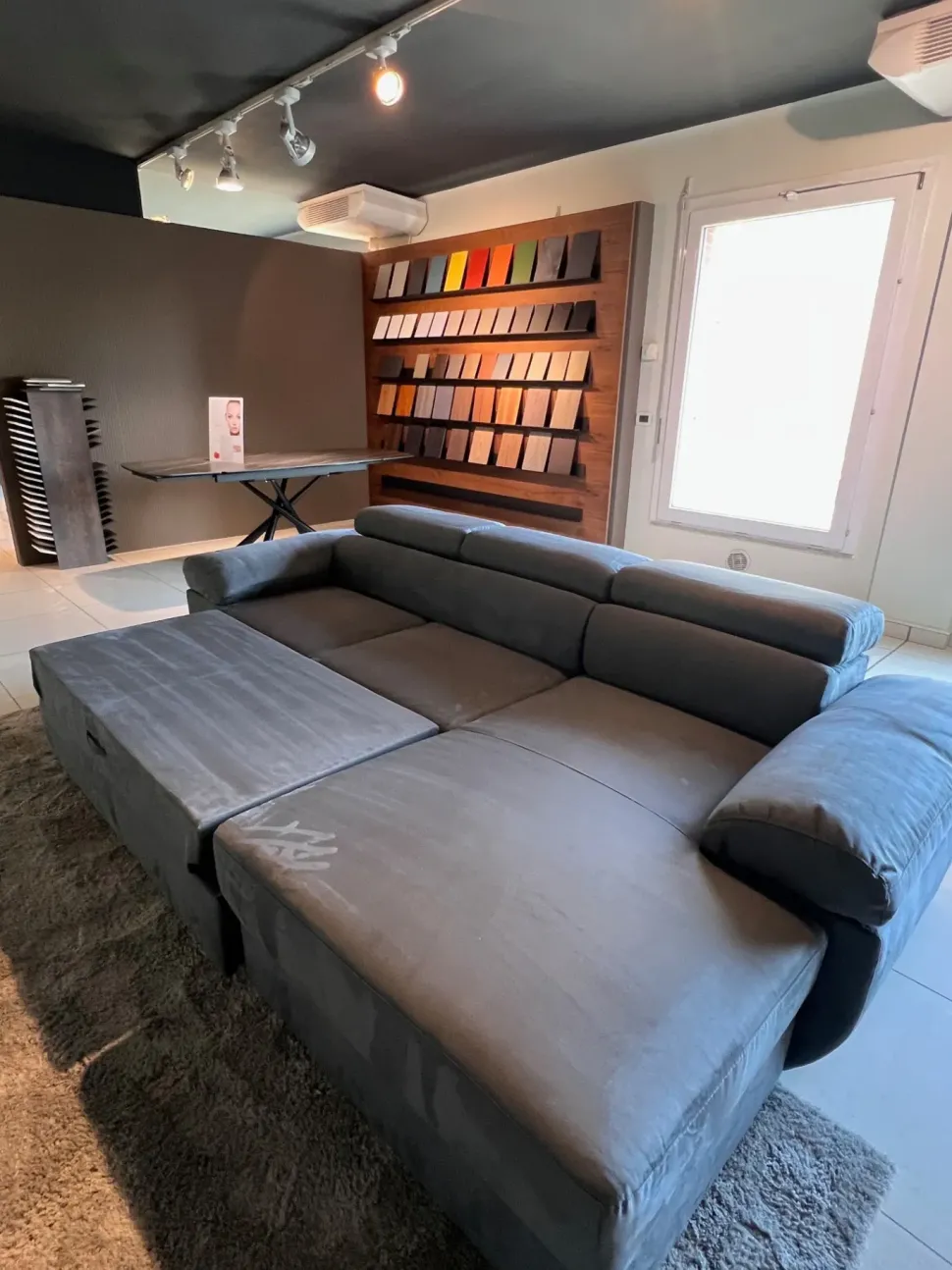 Divano in Tessuto stile moderno modello Divano nuovo scontato - 47%