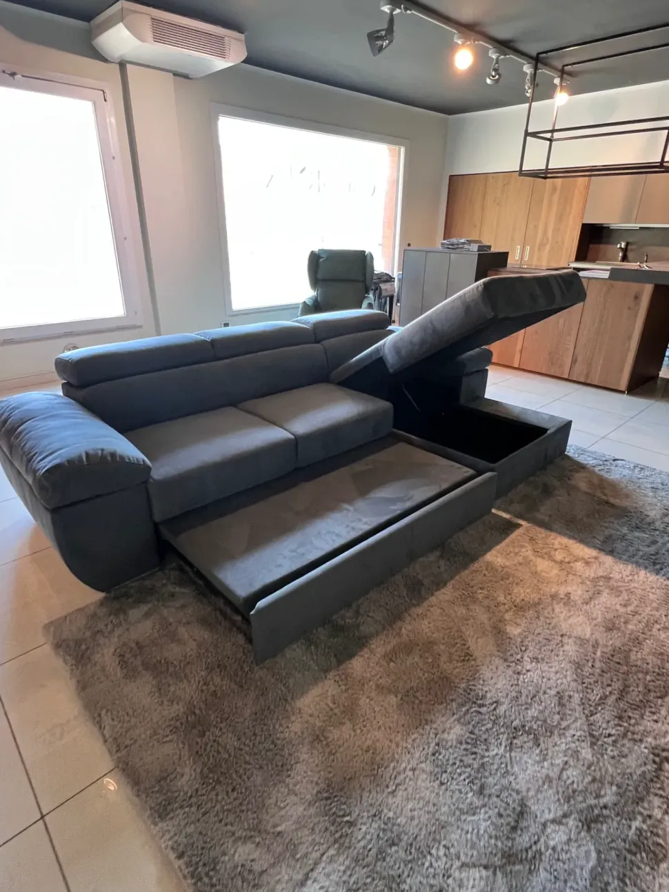 Divano in Tessuto stile moderno modello Divano nuovo scontato - 47%