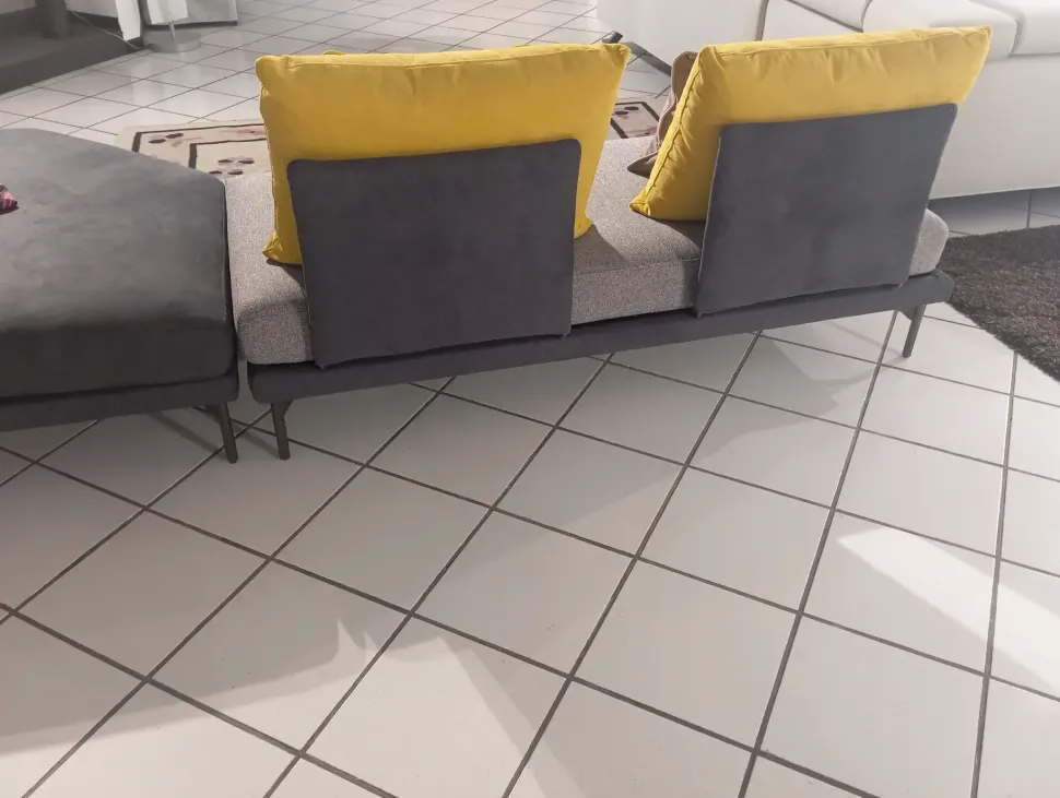 Divano Isla tessuto in poliuretano Samoa in Offerta Outlet