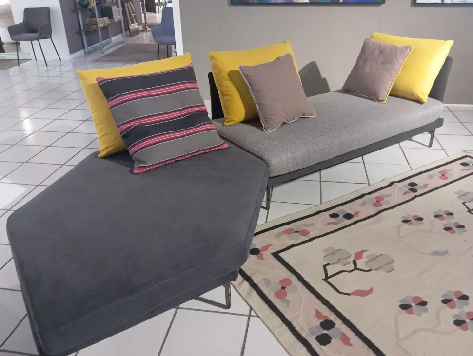 Divano Isla tessuto in poliuretano Samoa in Offerta Outlet