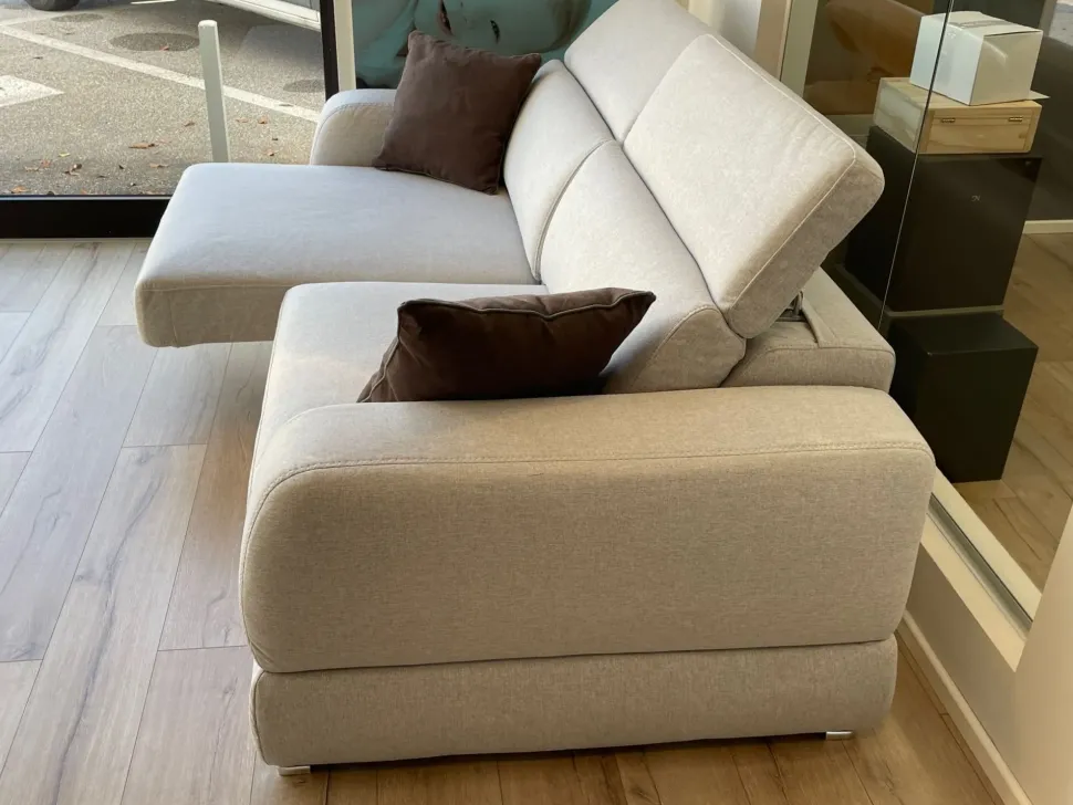 Divano Lineare Divano le comfort lineare graffiti scontato Le comfort a 1435 Euro