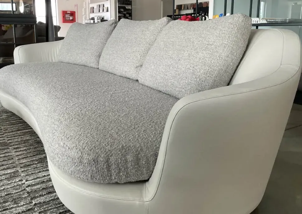 Divano Lineare Duo Poltrona frau ad un prezzo imperdibile