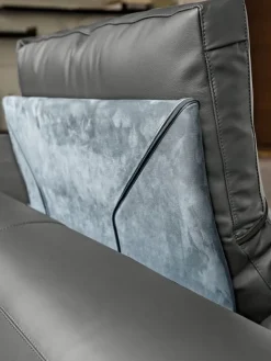 Divano Lineare in Tessuto Atlas di Arketipo