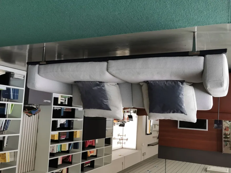 Divano Lineare modello Let it be di Poltrona frau in offerta