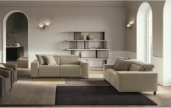 Divano Lineare modello Sebastian di Le comfort con forte sconto