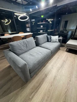 Divano Lineare Myplace di Flou a prezzo scontato